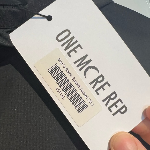 Men’s Zyia Windbreaker - Picture 3 of 3